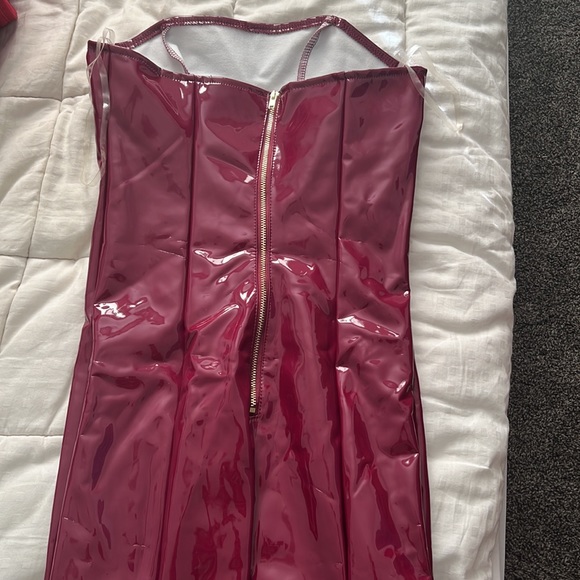 Beautiful Fashion Nova purple/mauve strapless leather dress with gold zipper - Picture 3 of 3